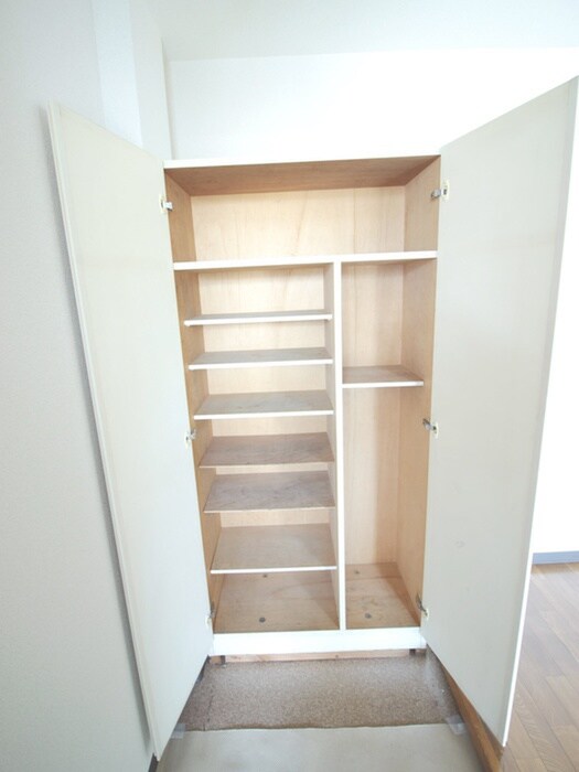 物件内観写真16　(靴箱)