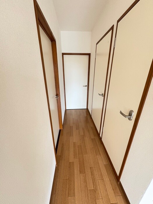 物件内観写真18　(廊下)