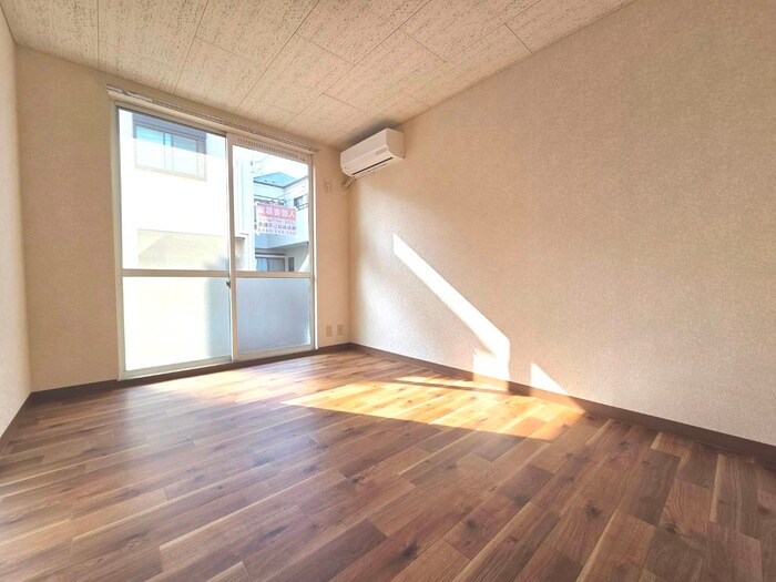 物件内観写真8　(居室)