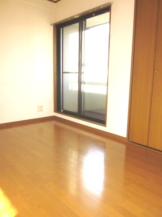 物件内観写真6　(室内からの展望)