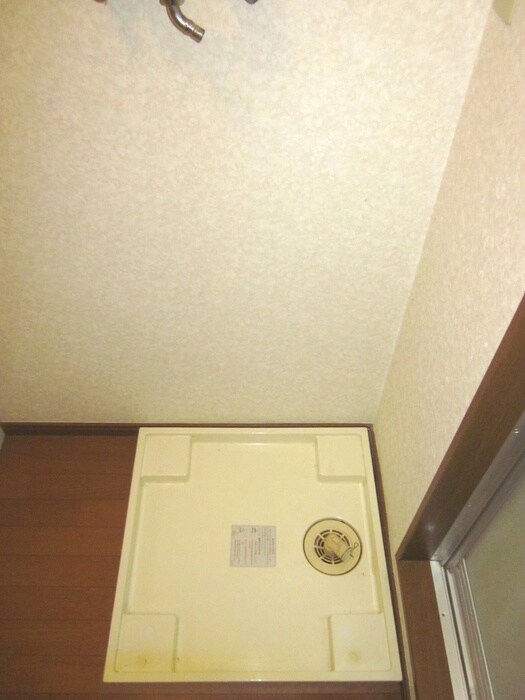 物件内観写真14　(洗濯機置場)