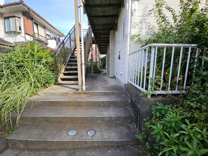 物件外観写真4　(エントランス部分)