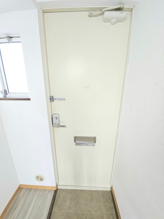 物件内観写真15　(玄関)