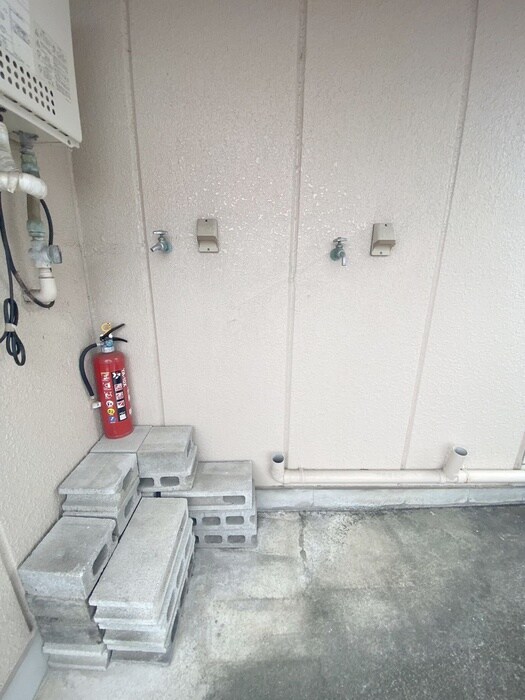 物件内観写真15　(洗濯機置場)