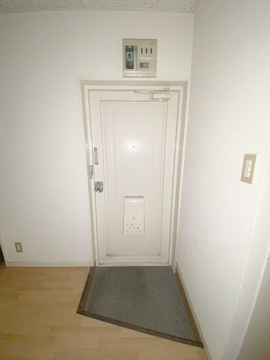 物件内観写真17　(玄関)