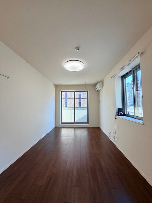 物件内観写真19　(室内からの展望)