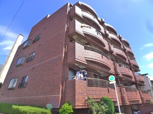 フェアリ－ヒルズ松波外観写真