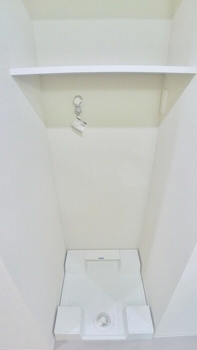 物件内観写真12　(洗濯機置場)