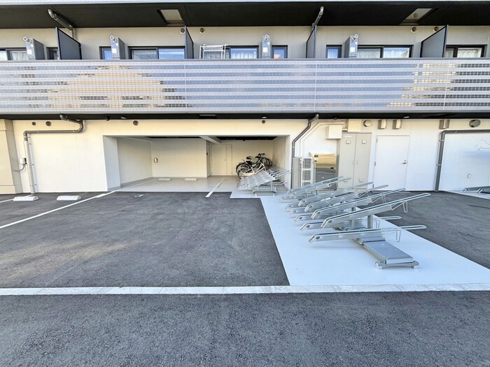 物件外観写真5　(駐輪場)
