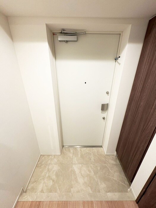 物件内観写真18　(玄関)