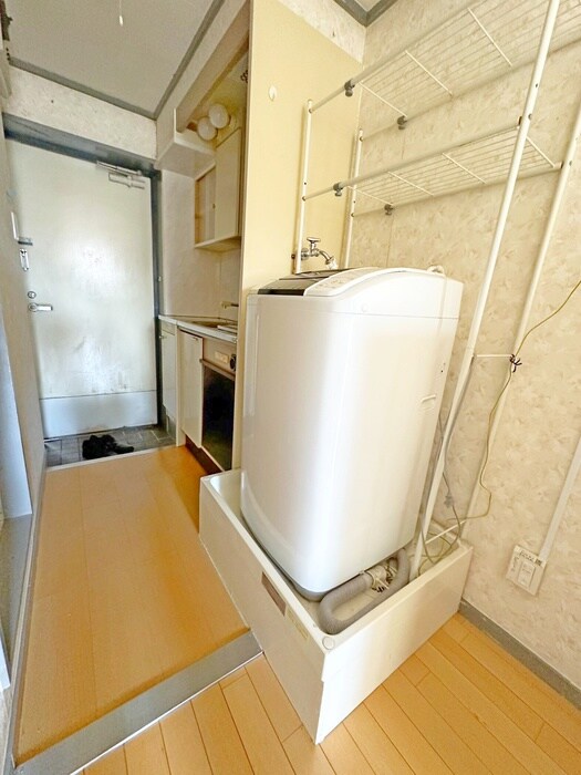 物件内観写真12　(洗濯機置場)