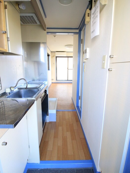 物件内観写真13　(廊下)