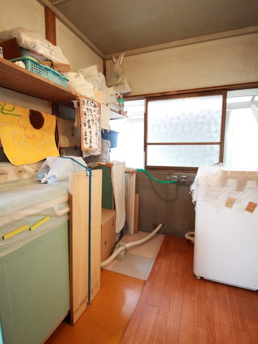 物件内観写真8　(洗濯機置場)