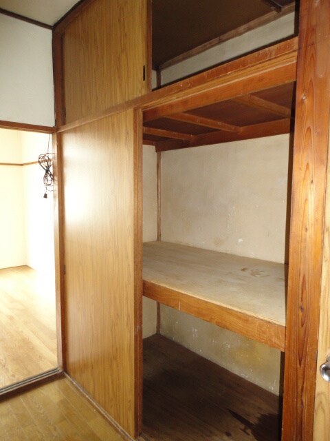 物件内観写真12　(収納)