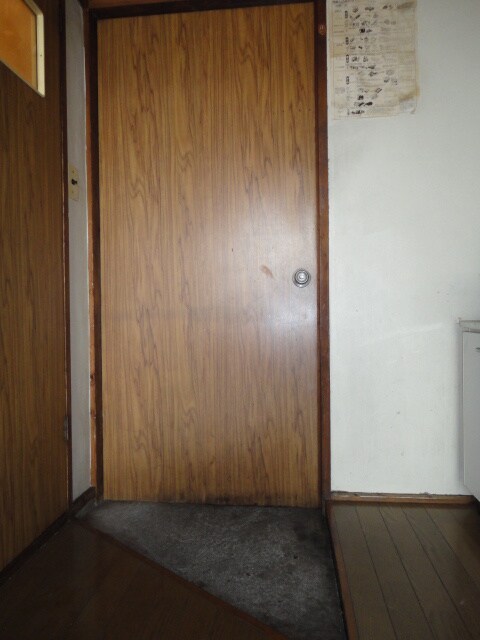 物件内観写真14　(玄関)