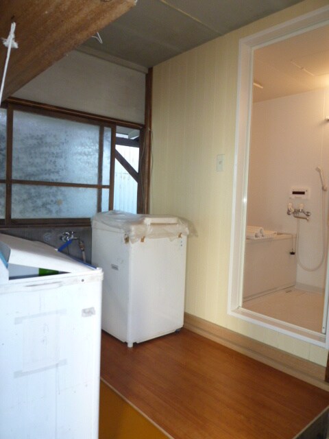 物件内観写真16　(洗濯機置場)