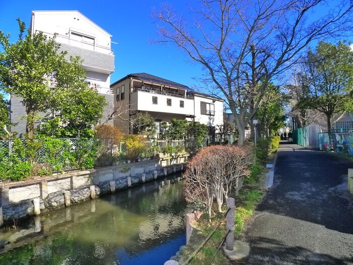 物件外観写真3　(周辺環境)