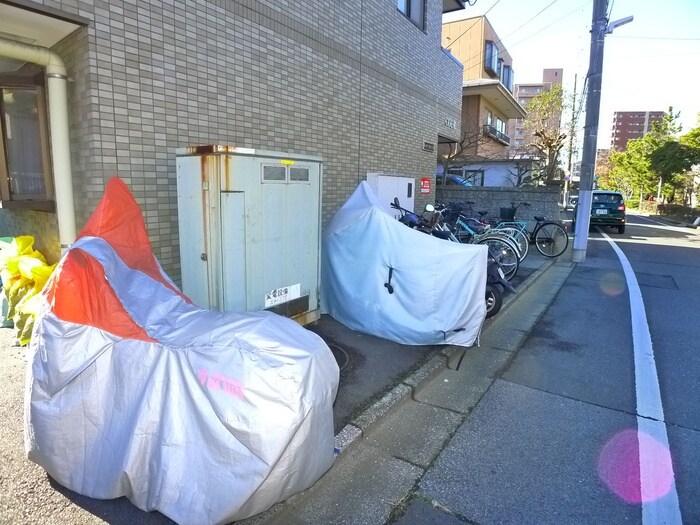 物件外観写真5　(駐輪場)