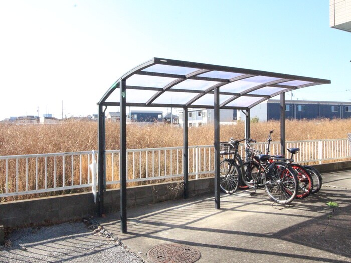 物件外観写真3　(駐輪場)