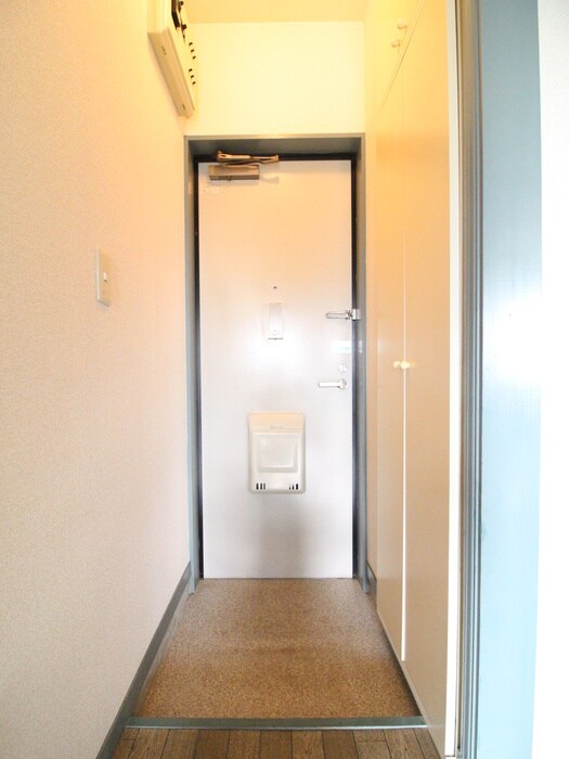 物件内観写真15　(玄関)