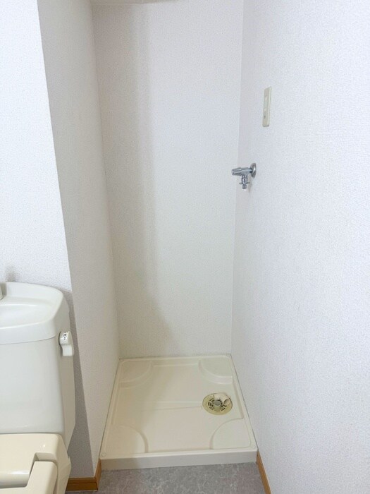 物件内観写真15　(洗濯機置場)