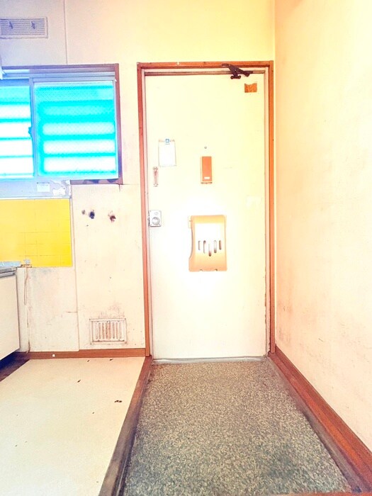 物件内観写真7　(玄関)