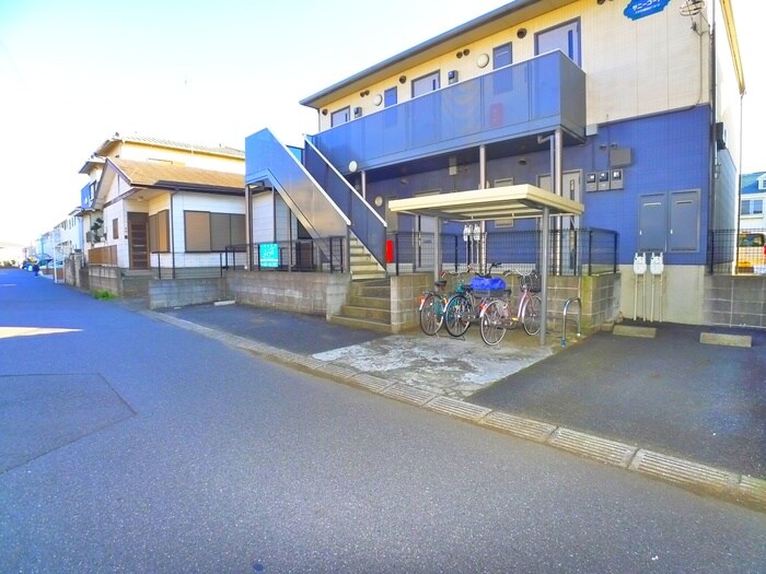 物件外観写真2　(駐車場)