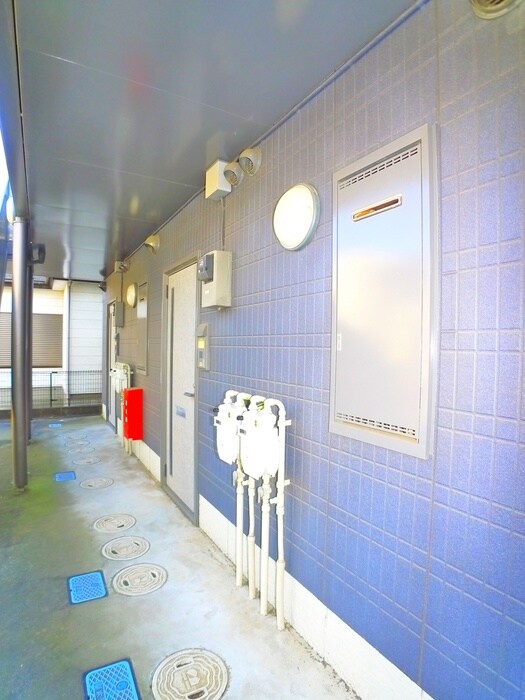 物件外観写真5　(エントランス部分)