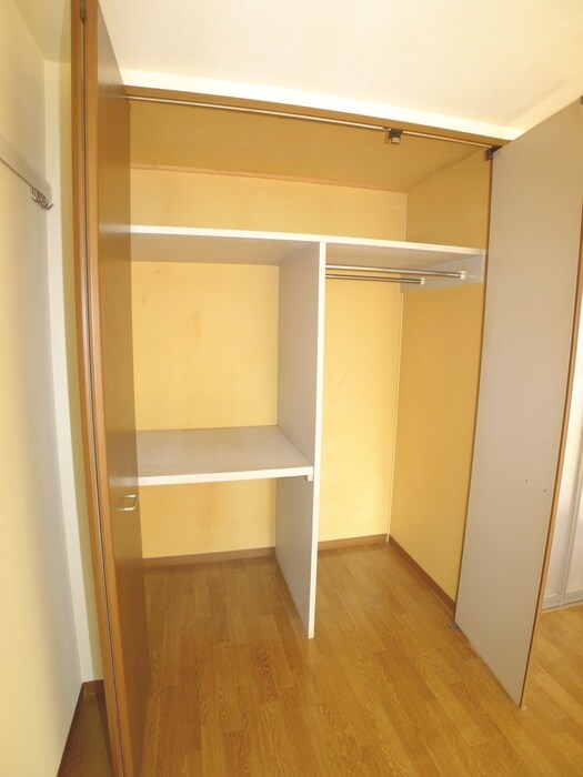 物件内観写真12　(収納)