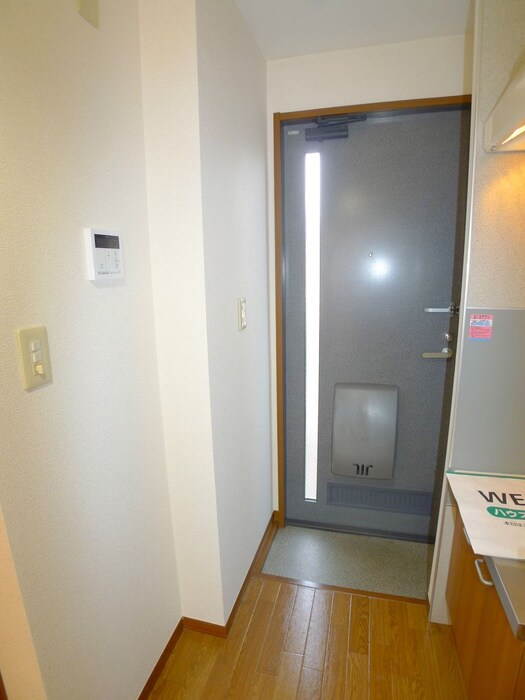 物件内観写真16　(玄関)