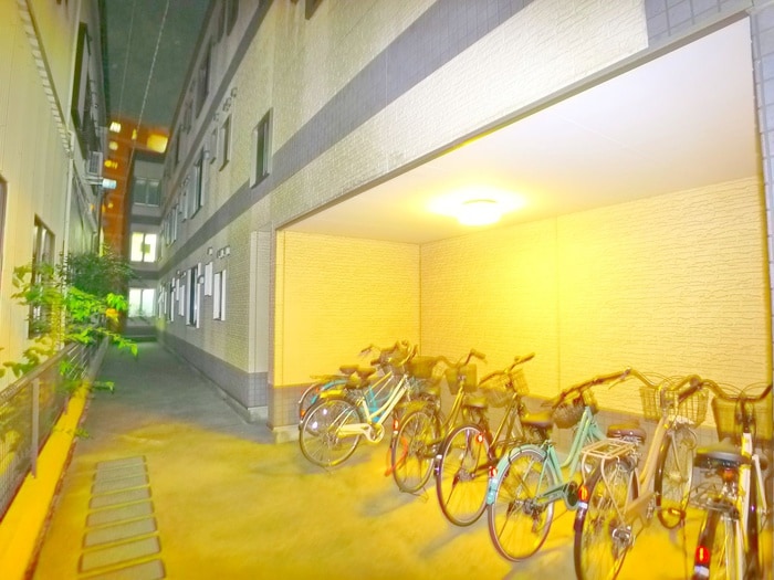 物件外観写真5　(駐輪場)