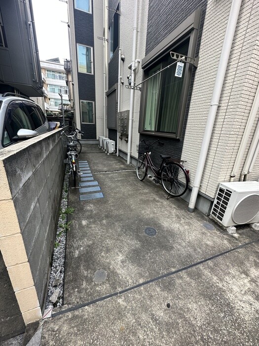 物件外観写真5　(駐輪場)