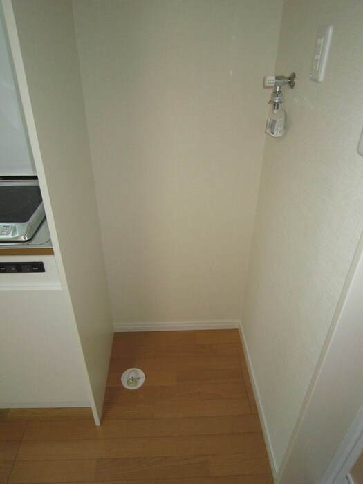 物件内観写真13　(洗濯機置場)