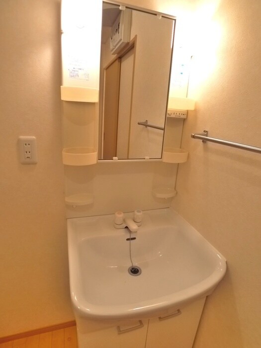 物件内観写真8　(洗面)