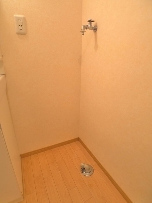 物件内観写真9　(洗濯機置場)