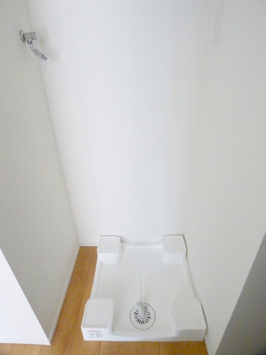 物件内観写真16　(洗濯機置場)