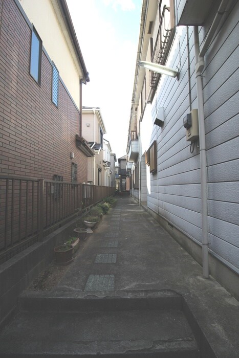 物件外観写真3　(エントランス部分)