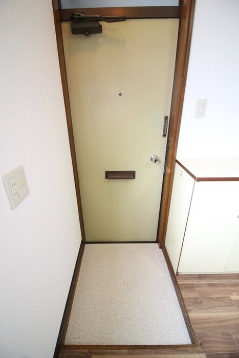 物件内観写真11　(玄関)