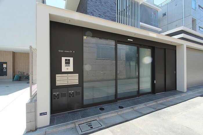 物件外観写真3　(エントランス部分)