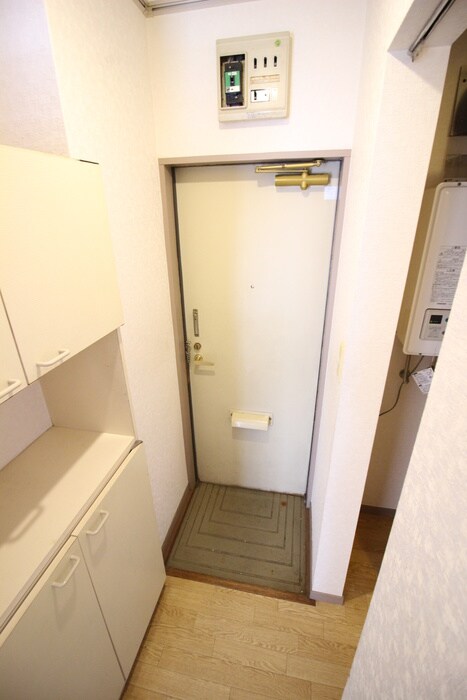 物件内観写真7　(玄関)