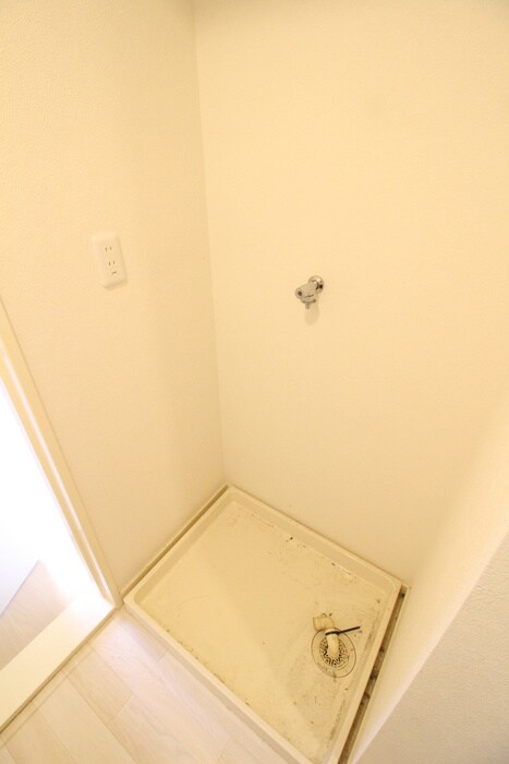 物件内観写真13　(洗濯機置場)