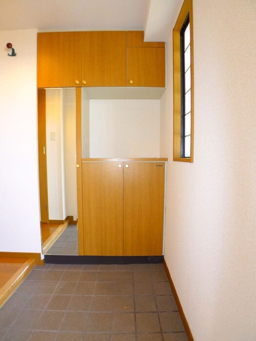 物件内観写真7　(玄関)