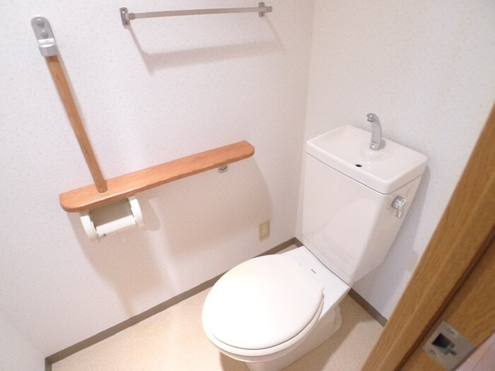 物件内観写真15　(トイレ)