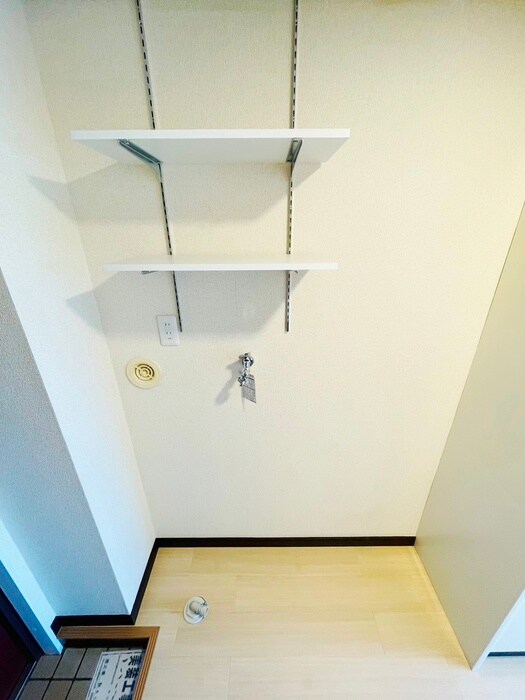 物件内観写真12　(洗濯機置場)