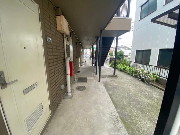 物件外観写真5　(エントランス部分)