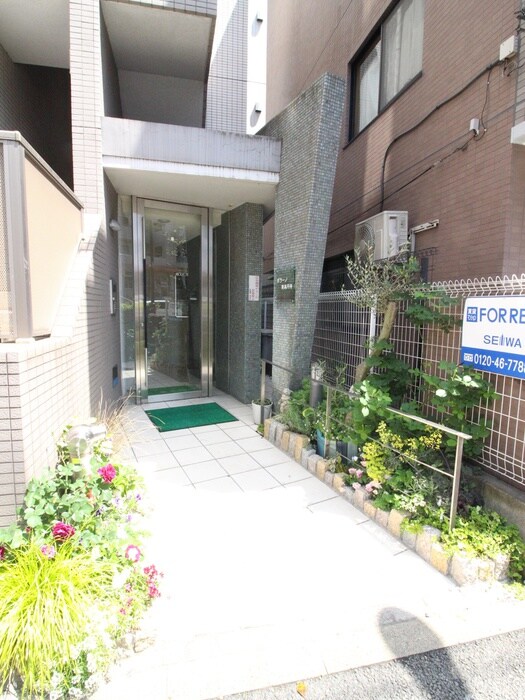 物件外観写真2　(エントランス部分)