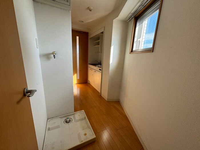 物件内観写真15　(洗濯機置場)