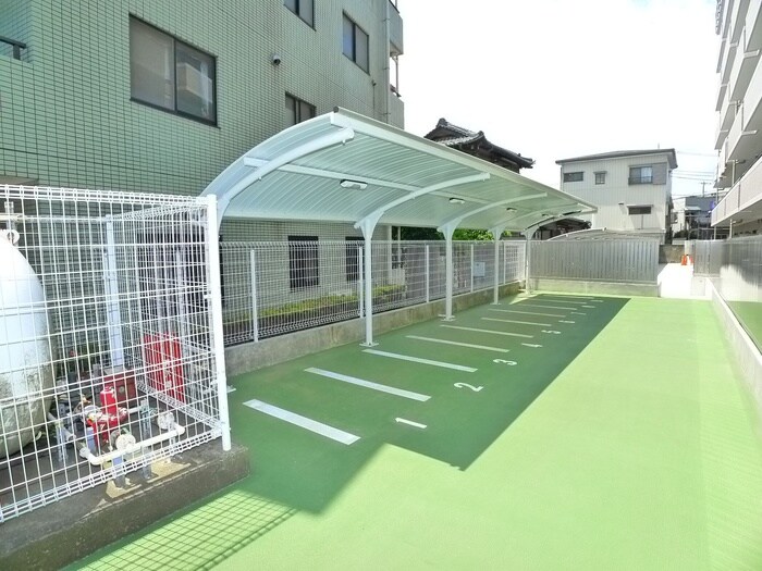 物件外観写真6　(駐輪場)