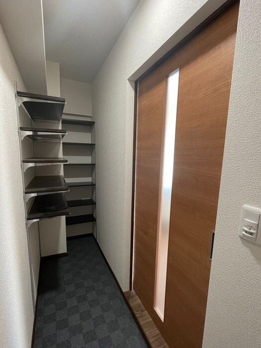 物件内観写真17　(玄関)