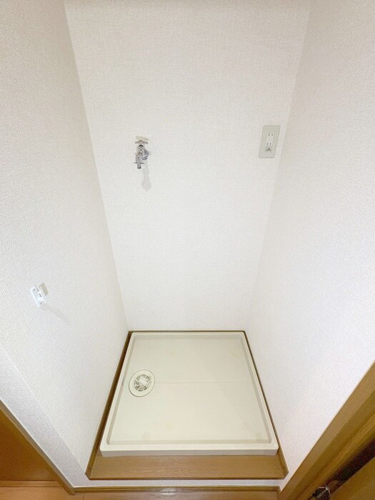 物件内観写真15　(洗濯機置場)